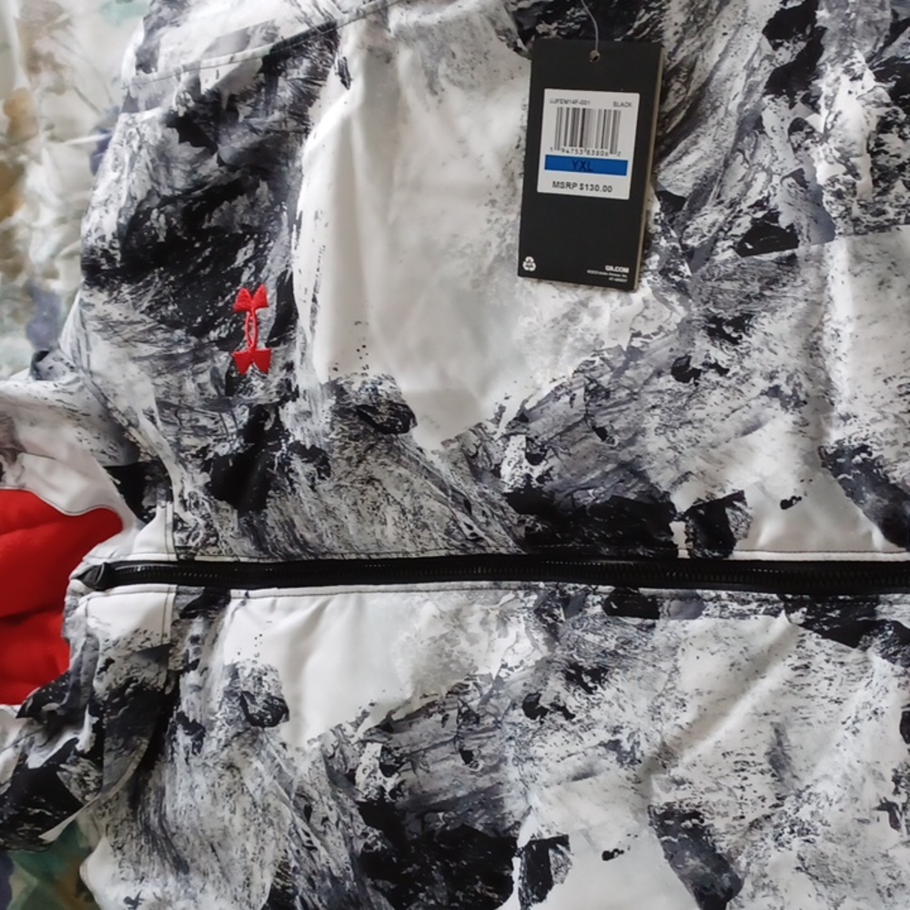 Nwt Medium men jacket under armour